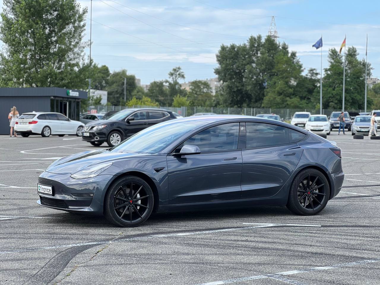 Tesla Model 3 Performance сіра