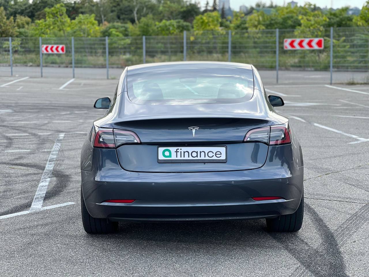 Tesla Model 3 Performance