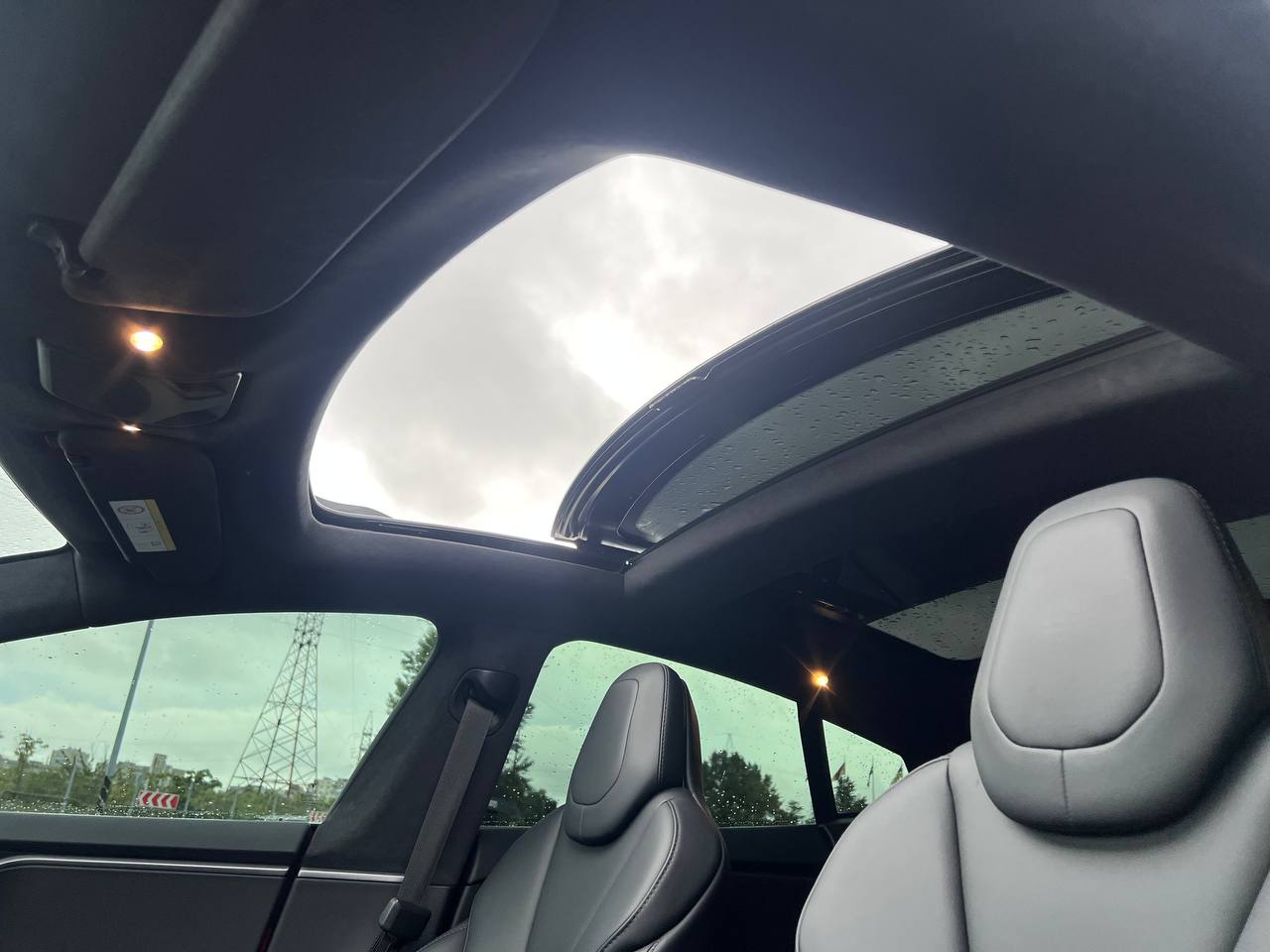 Tesla model S 100D люк