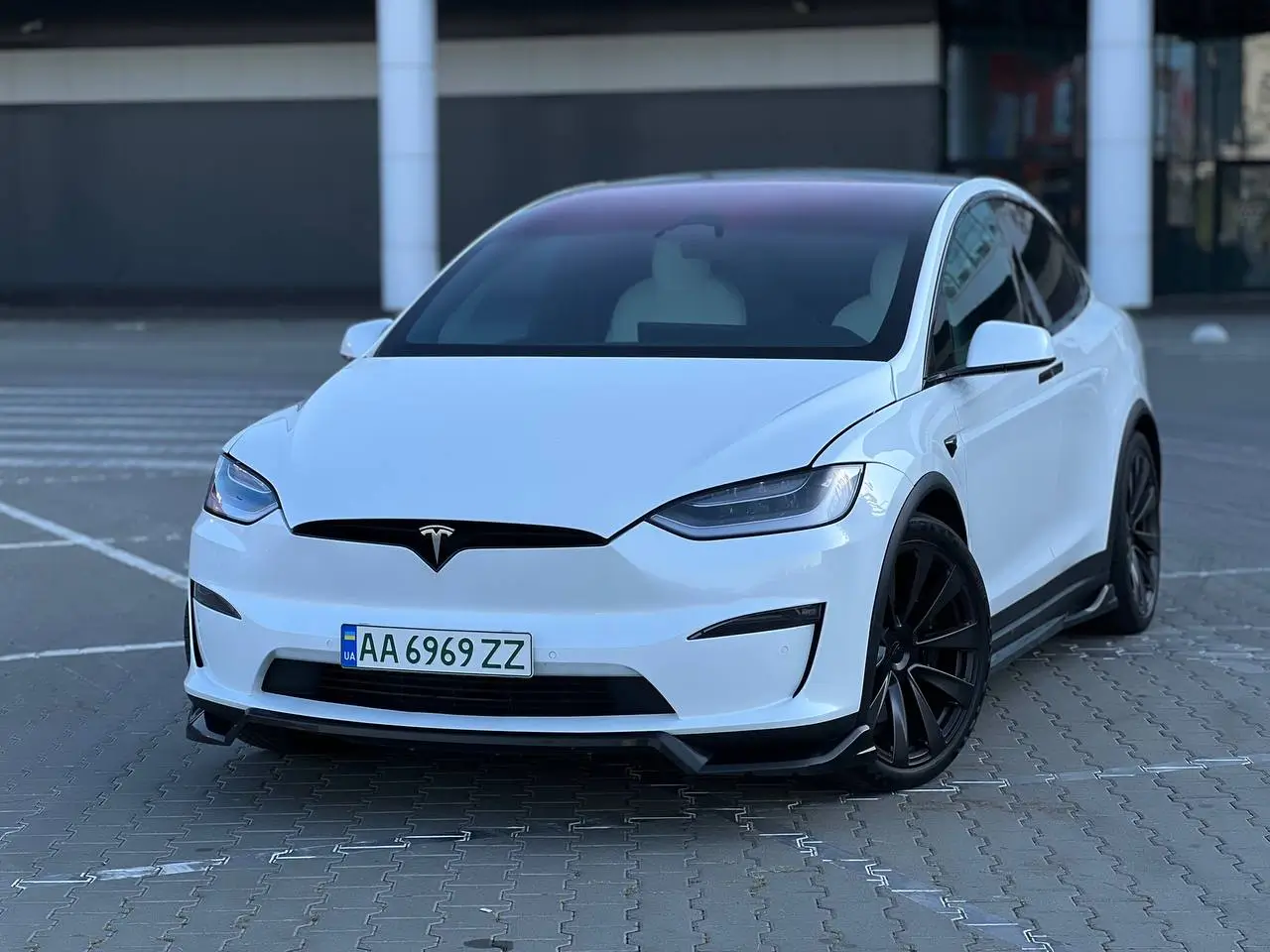 Tesla_model_X_Plaid купити в лізинг