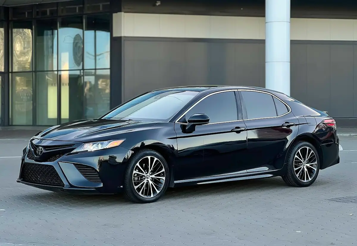 Toyota Camry в лізинг