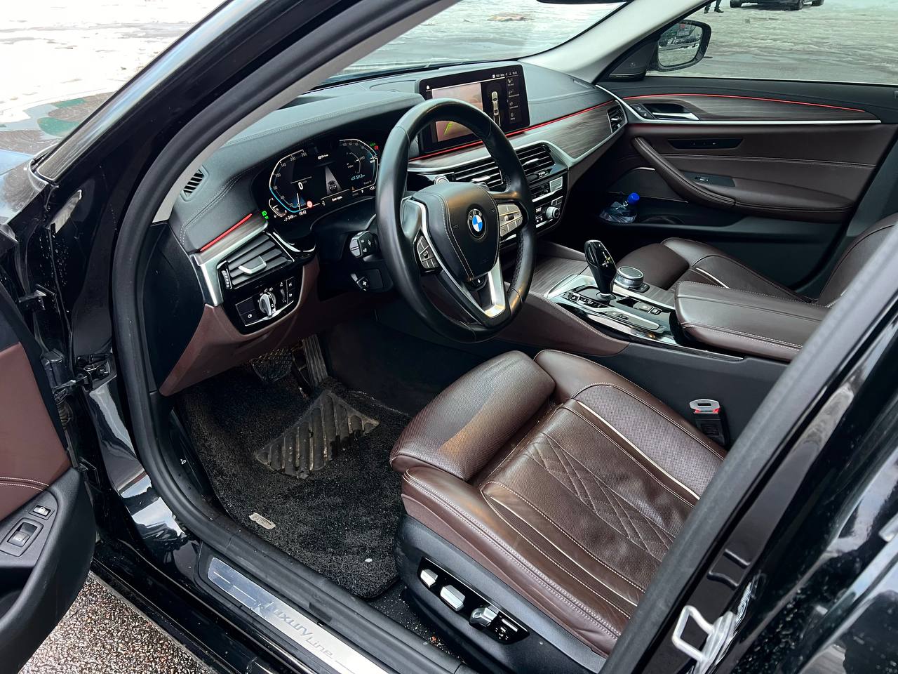 BMW 530Е 2020 салон